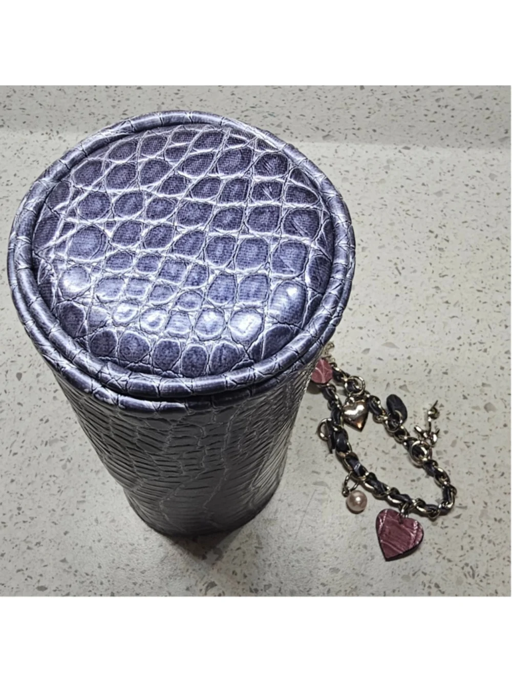 Liz Claiborne zipper pull